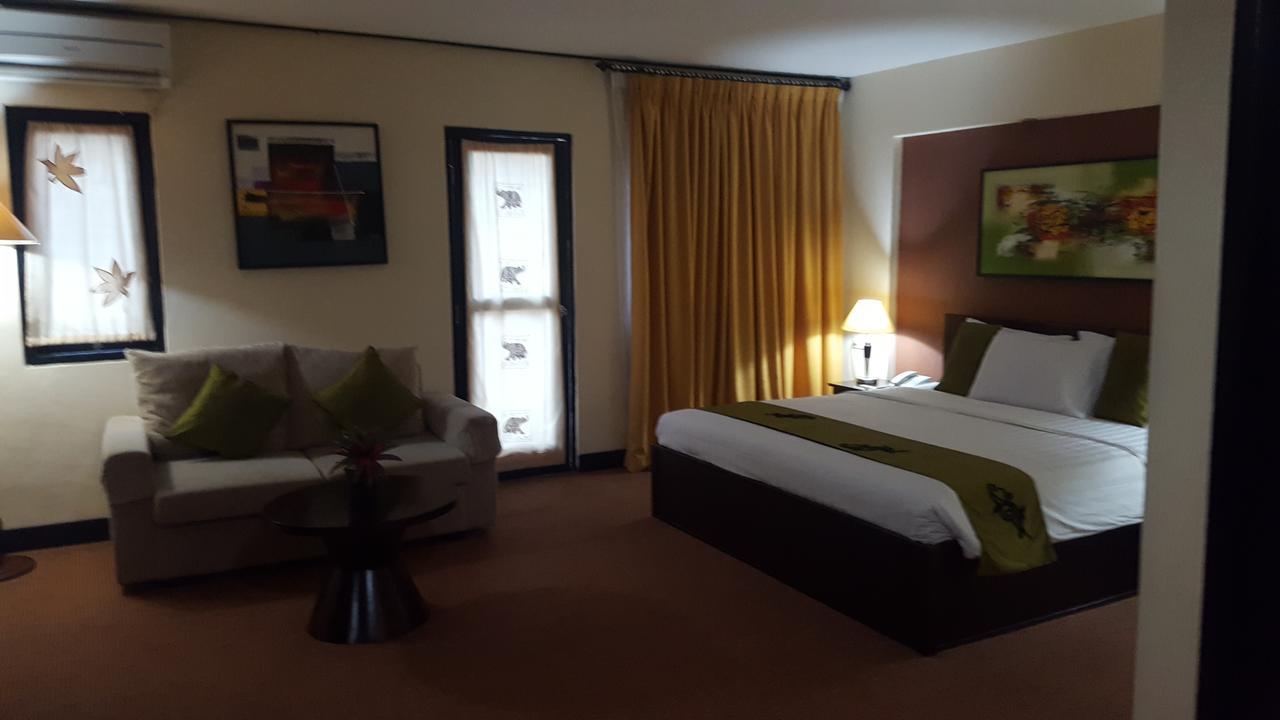 Grand Tembaga Hotel Timika Eksteriør billede