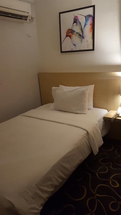 Grand Tembaga Hotel Timika Eksteriør billede