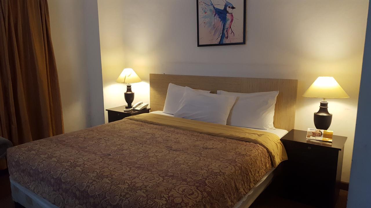 Grand Tembaga Hotel Timika Eksteriør billede
